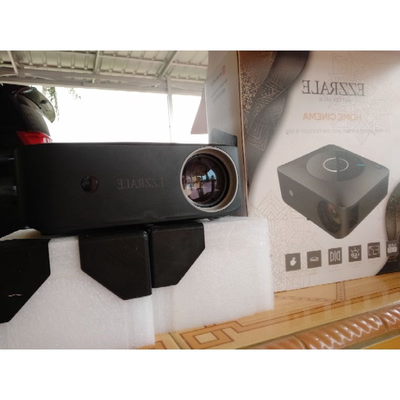 PROJECTOR EZZRALE EZX1