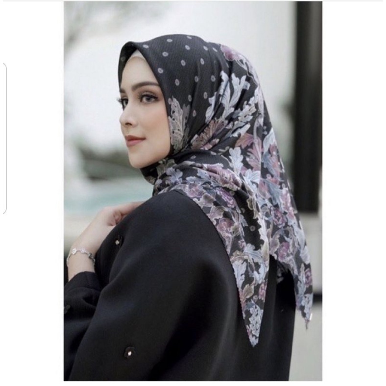 ❌ sold ❌ buttonscarves preloved royale black