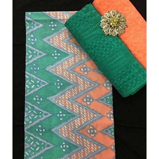 set kain batik dan embos