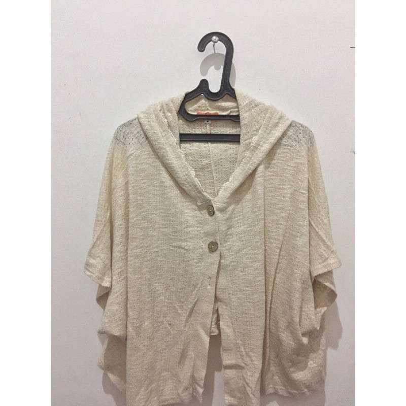 Outer rajut putih tulang