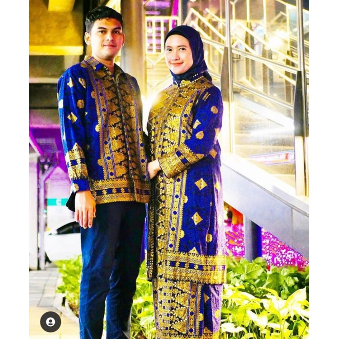 couple batik kurung songket Palembang biru