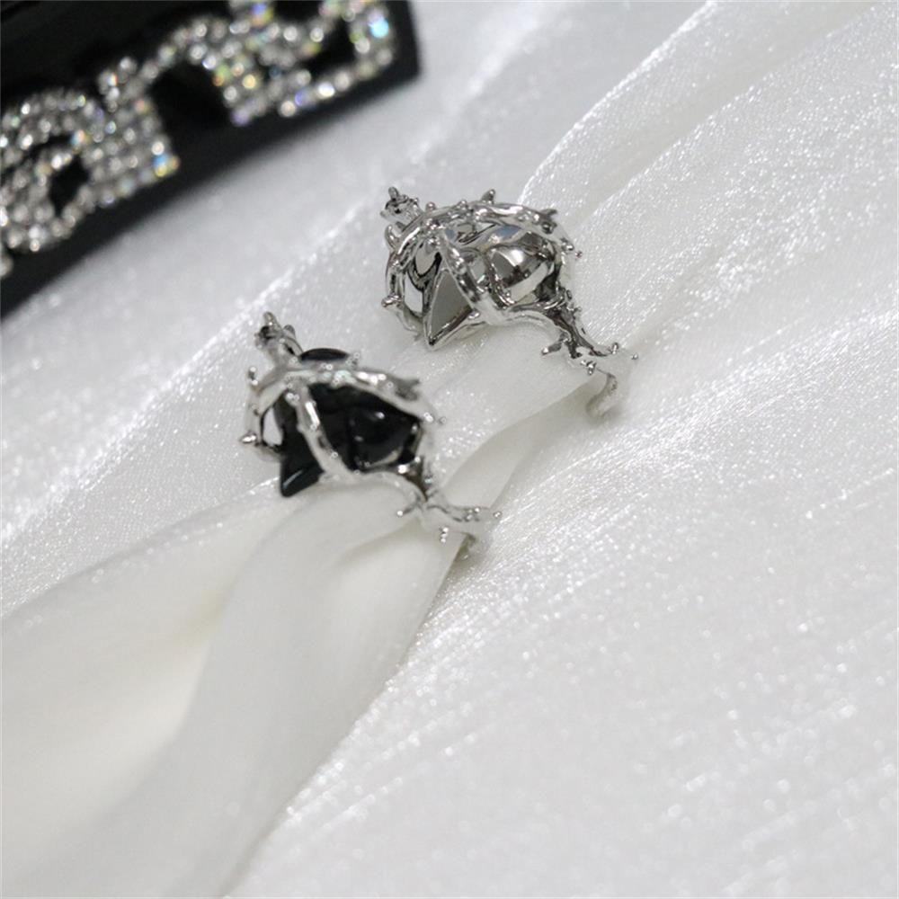 Lily Cincin Duri Bahan Alloy Punk Untuk Wanita Pria Gothic