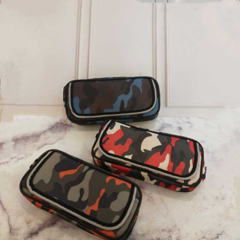 

Tempat Pensil Motif Armi Tempat Pensil Bahan Kanvas