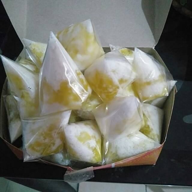 

Kue onggol durian utk snack acara kantor arisan catering nikahan min order 100 pcs & H-1 ya guys..