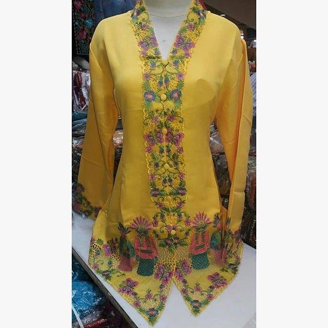 Kebaya Encim Bordir Ondel-Ondel