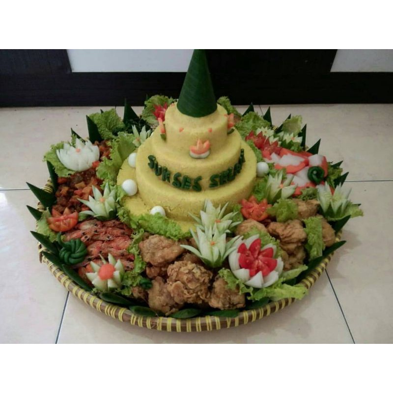 

Nasi Tumpeng