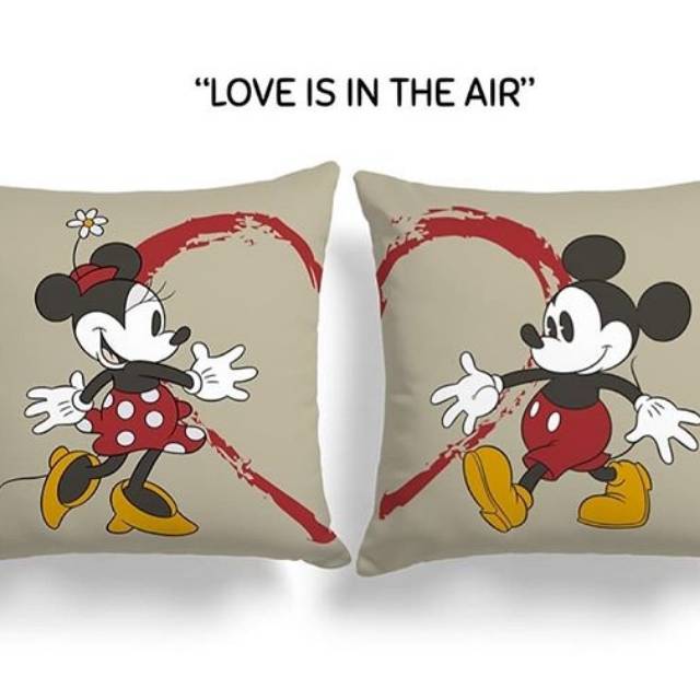 [1 SET DAPAT 2 PCS] BANTAL SOFA PRINT MOTIF COUPLE MICKEY DAN MINNIE MOUSE 40X40 CM