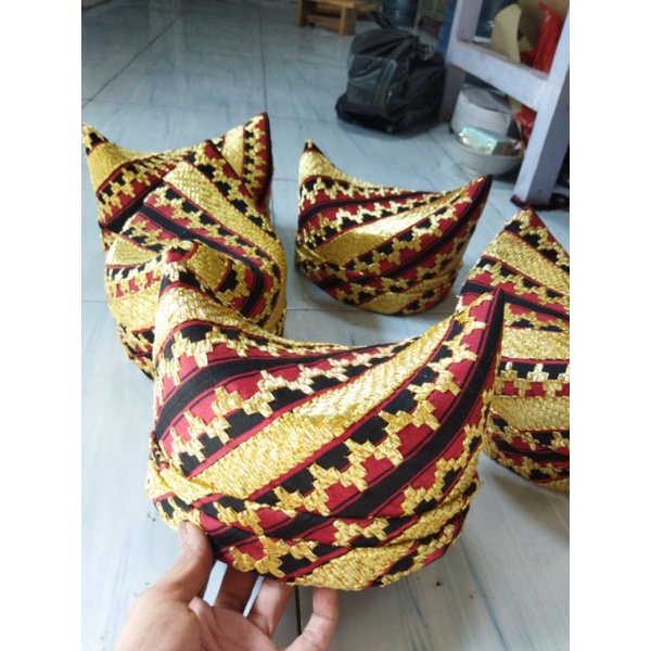 

Peci Perahu Tapis Lampung