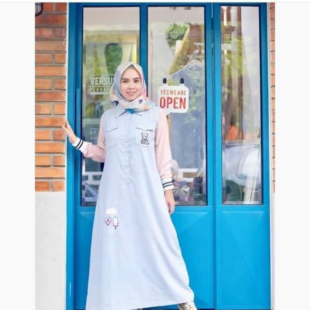 Fancy dress versus city