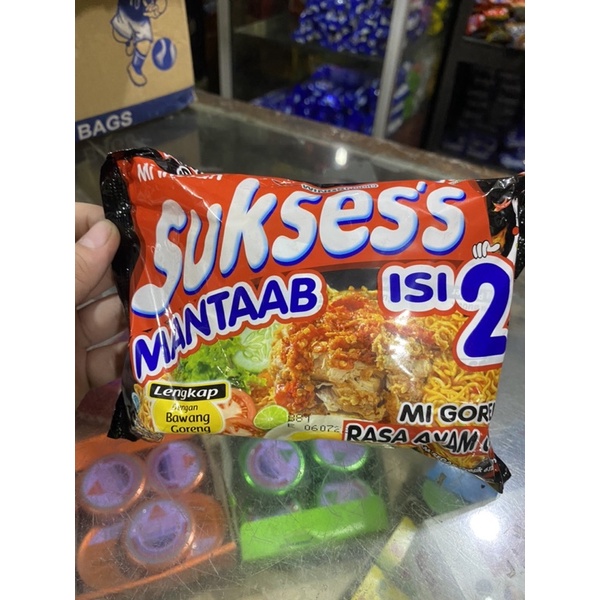MIE SUKSES isi 2 AYAM GEPREK