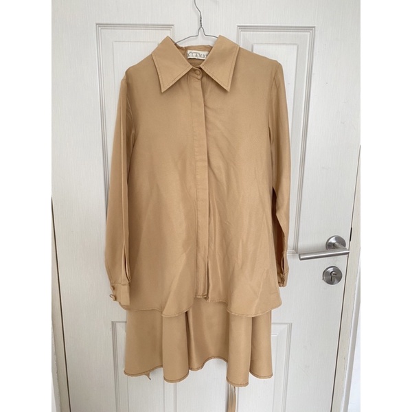 Nicole Blouse Wearing Klamby