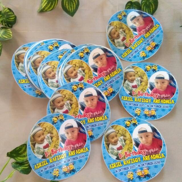 

Stiker botol / stiker minuman /stiker minion / stiker anti air /stiker ultah