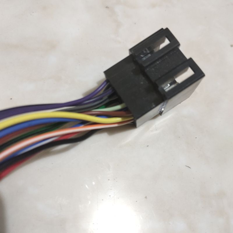 soket tape mobil ISO Female