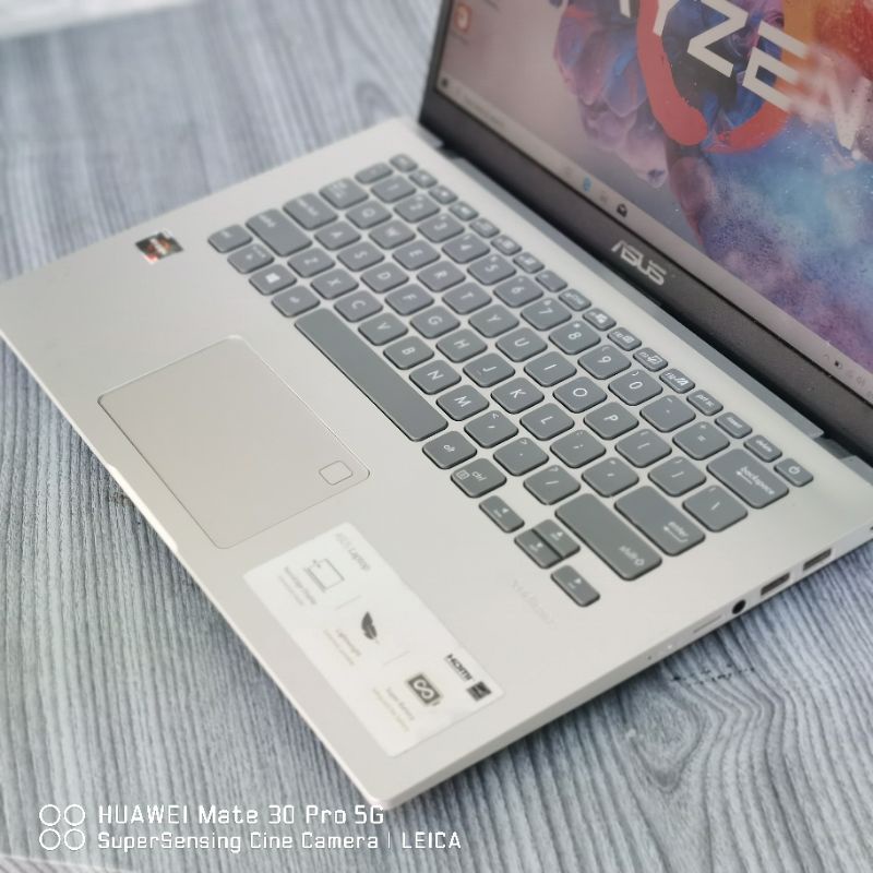 ASUS VIVOBOOK M409DA