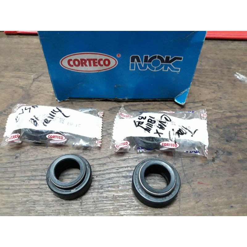 Sil Sok Breker Depan/ Oil Seal Shock Breaker Depan Colt T120SS/ Futura merk NOK (3.2cm/ 3.4cm)