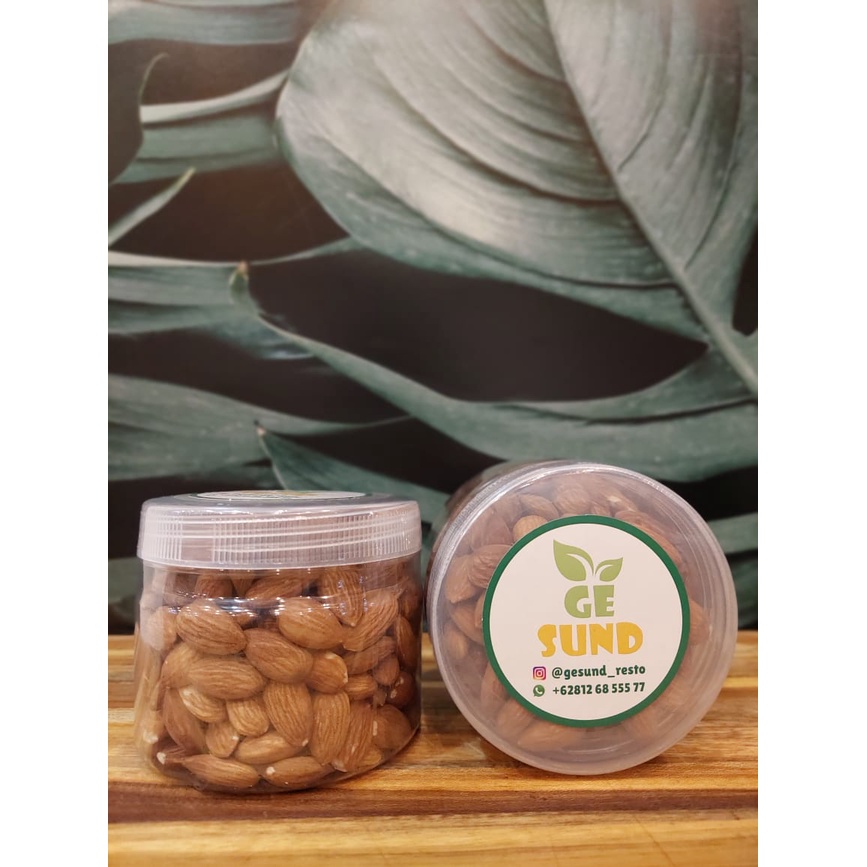 

Kacang Almond Mentah Kupas Utuh Raw Whole 500 gram