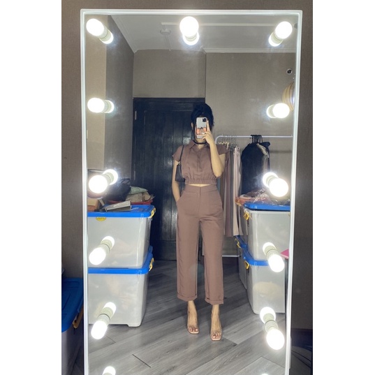 JASMINE SET SETJ310 ONE SET ATASAN CROP KARET DAN CELANA BASIC ADA SELETING DAN KANCING SETJ310-Chocolate