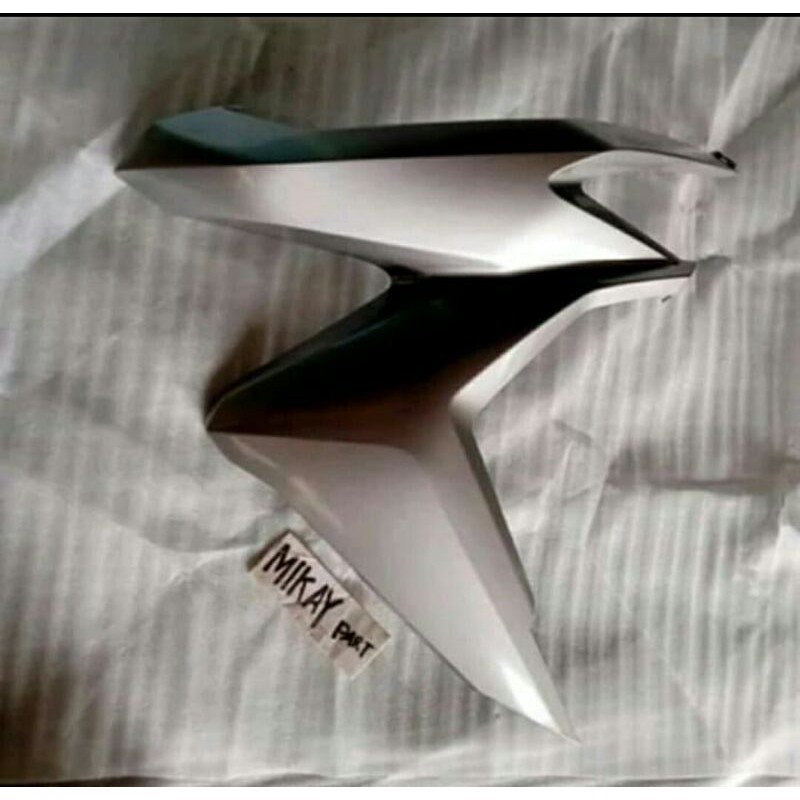 sayap kanan vario 150 silver 2018-2020