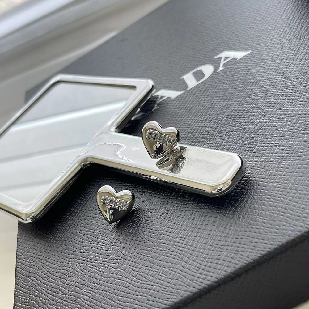 Anting 925 silver needle Desain Tulisan love Aksen Mutiara