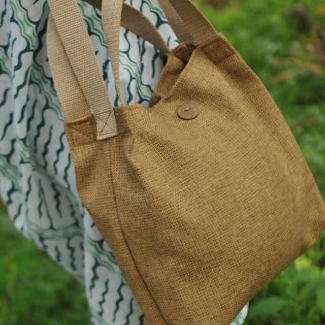 SLING BAG BAHAN GONI HALUS / TAS WANITA BAHAN GONI