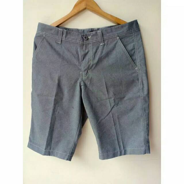 Celana pendek malibu