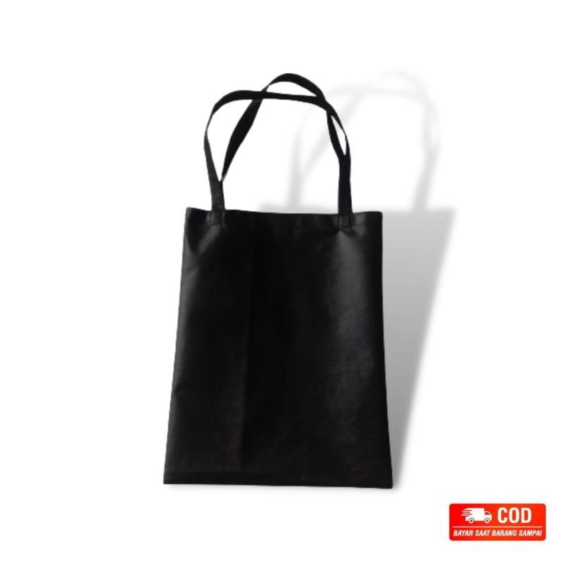 goodie bag hitam polos 33x25 perekat badranaya