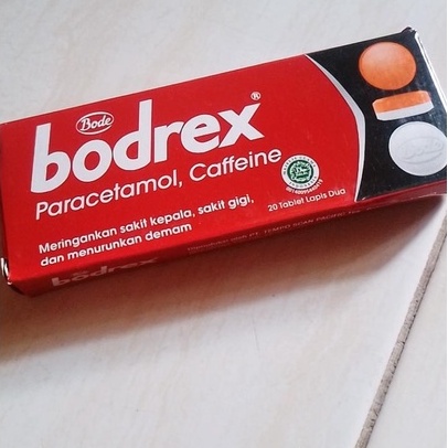 Bodrex Tablet (1box Isi 2strip @10tablet) - Obat Sakit Kepala / Demam