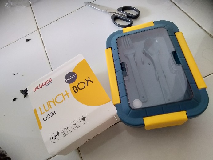 Kotak Makan Lunchbox Orinoco 0224 3 Sekat Anti Tumpah / Praktis Free Sendok Garpu