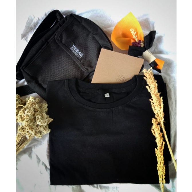 Kado Cowok Kaos Polos Hitam + Slingbag | Kado Wisuda | Kado Ultah Cowok | Hampers Cowok.
