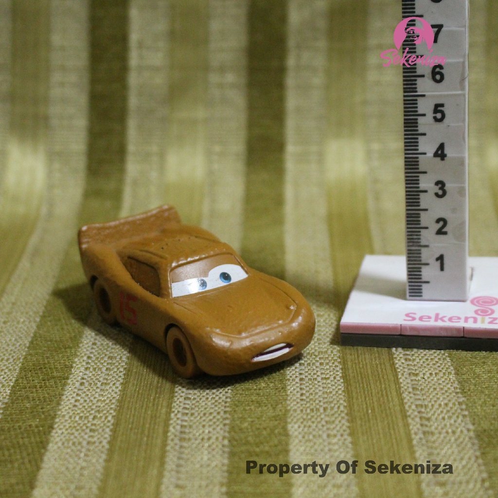 Cars Disney Pixar 1/55 Chester Whipplefilter Original Mattel