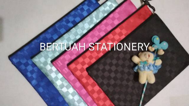 

MAP TAS BUKU LES RESLETING KOTAK A4 B4