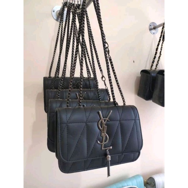 tas hitam wanita /tas wanita model baru /tas wanita tali rantai