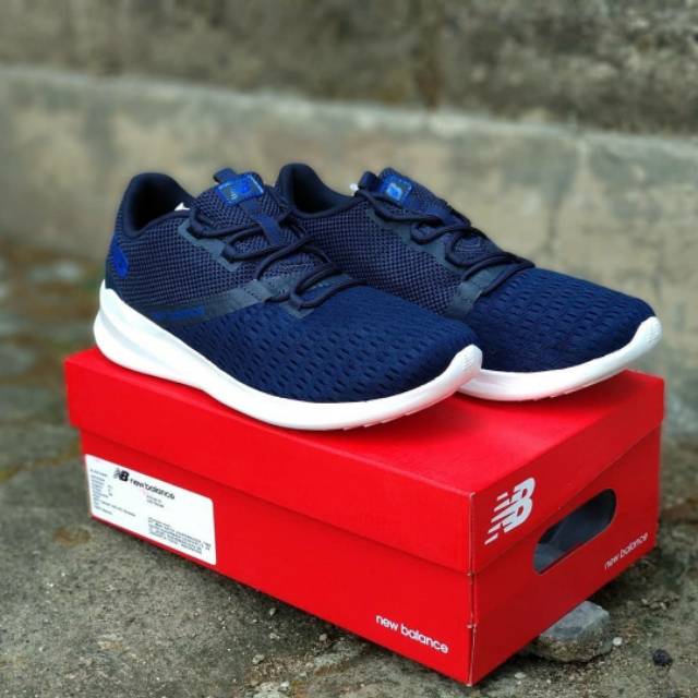 new balance lazr amp