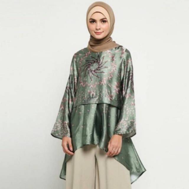 NWT Ria Miranda Selasih top
