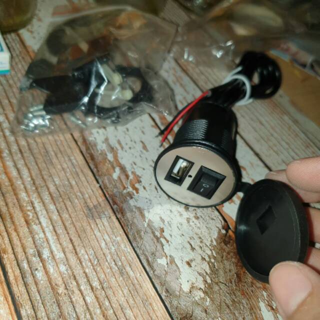 CHARGER HANDPHONE CASAN HP ANTI AIR USB CHARGER MOTOR