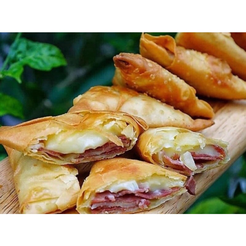 

Sambosa smokbeef kecil frozen isi 10 sambosa daging asap keju gurih
