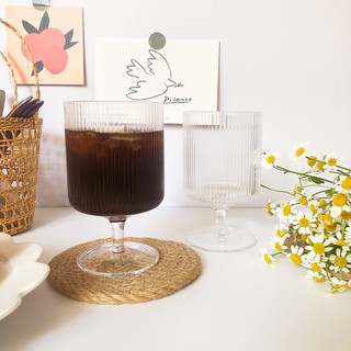 Cangkir Minuman Dengan Bahan Kaca Dan Motif Garis garis Cangkir Minuman Dengan Bahan Kaca Dan Motif Garis garis