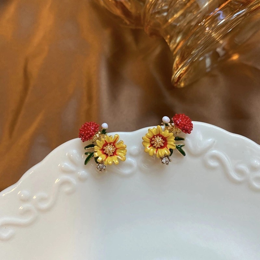 Anting Enamel Bentuk Bunga Daisy Gaya retro Untuk Wanita