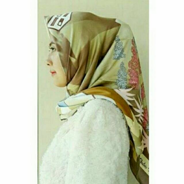 Kerudung segiempat / jilbab / hijab / satin motif