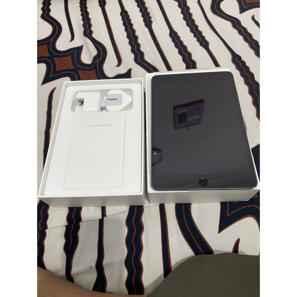 IPAD MINI 5 128GB MULUS BANGET KYK BARU NO DENT