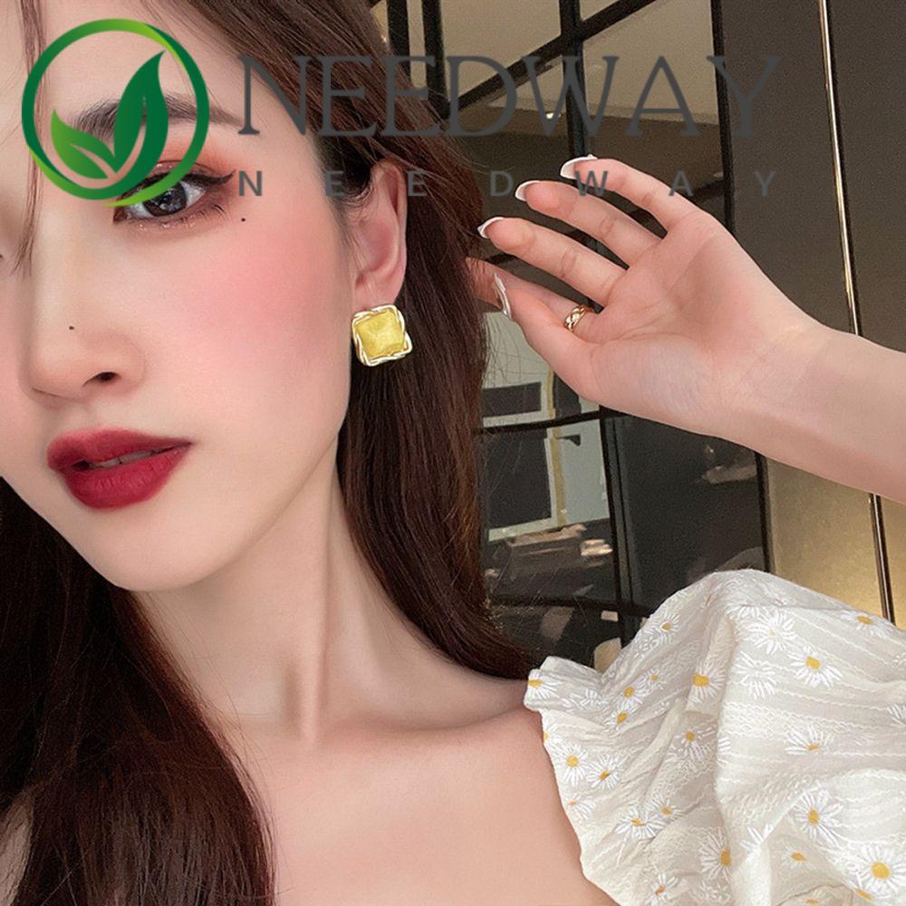 Needway  Exquisite Stud Earrings Korean Twist Shape Square Earrings Sweet Alloy Retro Girls Acrylic Jewelry Accessories/Multicolor