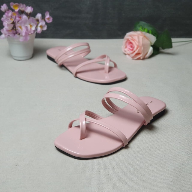 Sandal Flat Wanita Hak 1 cm Ivanka (UR.14)