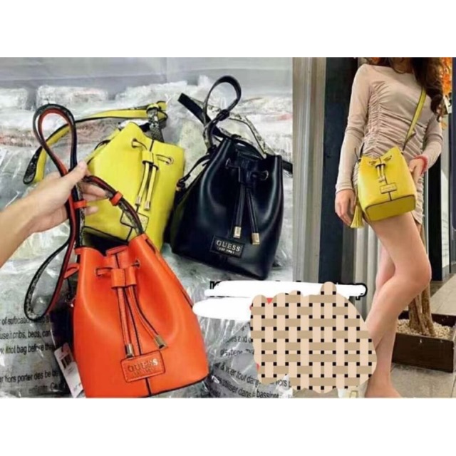 TAS SLINGBAG GUESS SERUT