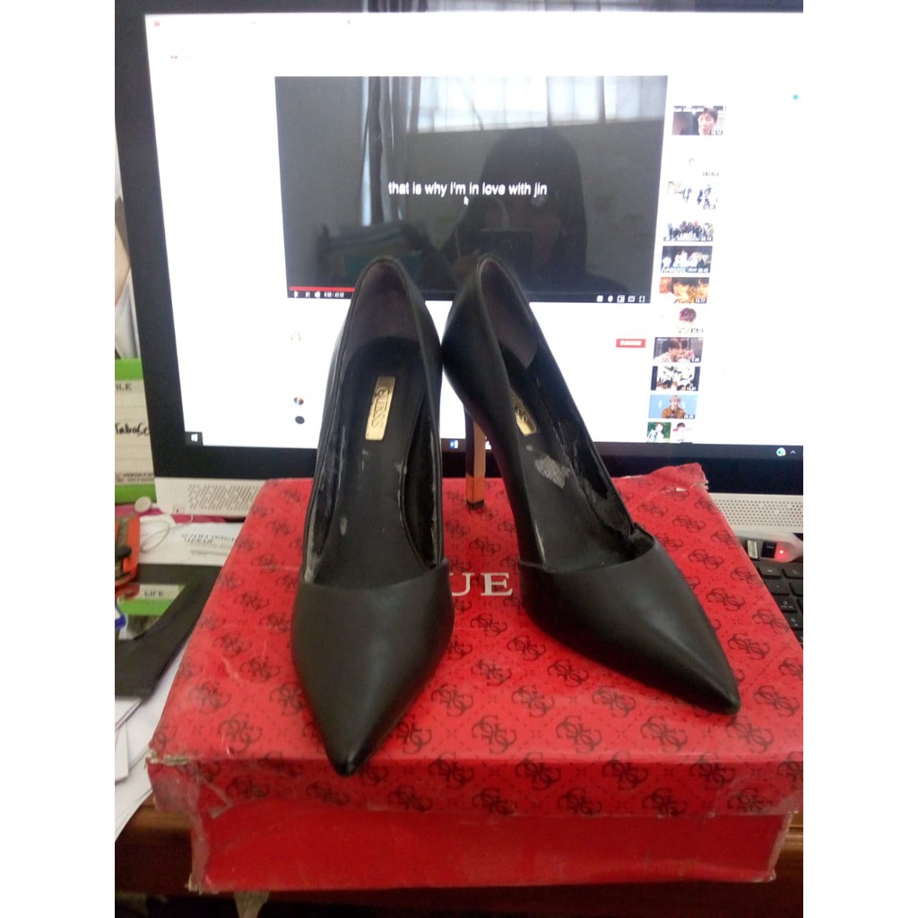 PRELOVED SEPATU HELLS GUESS HITAM