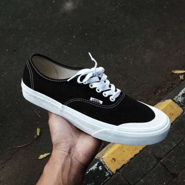 vans authentic 138 black white