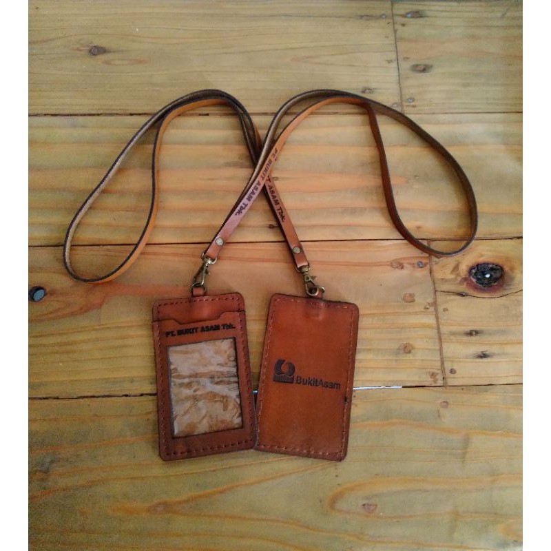 

[COD] NAMETAG GANTUNGAN ID CARD KULIT SAPI ASLI CUSTOM NAMA & INSTANSI