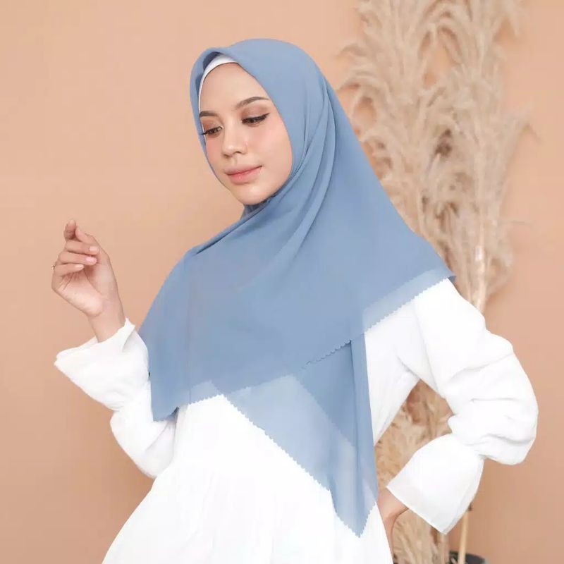 AULIA HIJAB  BELLA SEGI EMPAT LASERCUT POLLTTON PREMIUM