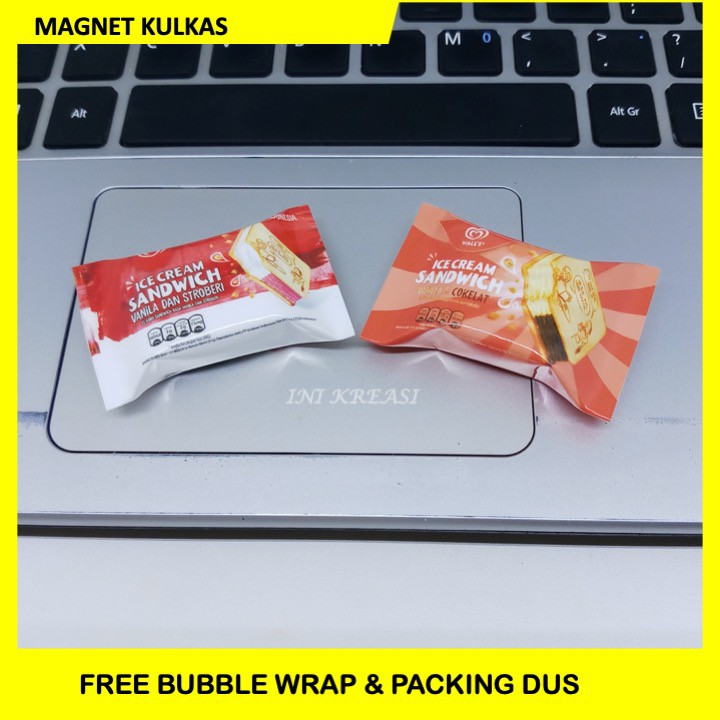 MAGNET MINIATUR TEMPELAN KULKAS ICE CREAM WALLS SANDWICH, SOLERO