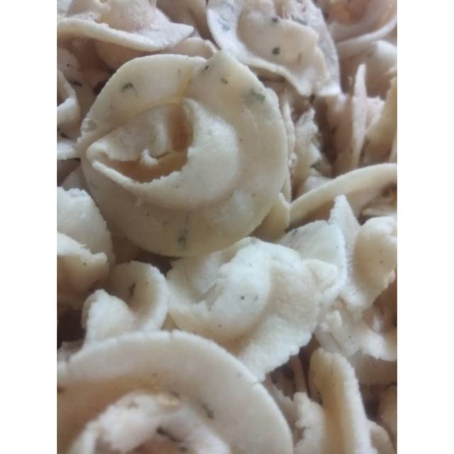 

Kerupuk bunga bawang