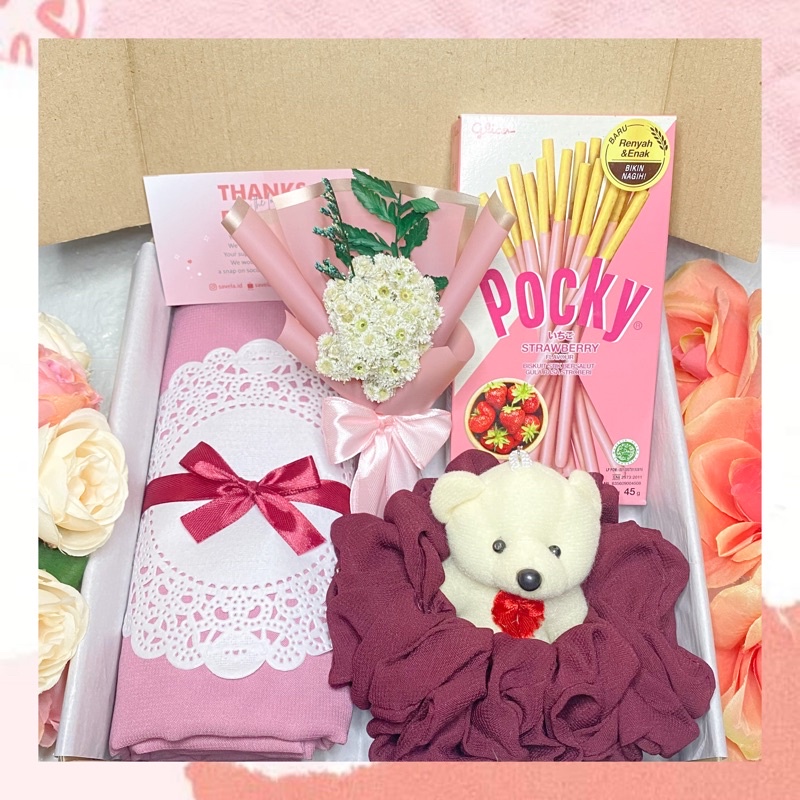 Gift Box / Hampers Hijab Bella Square Boneka Buket Ulang Tahun Wisuda